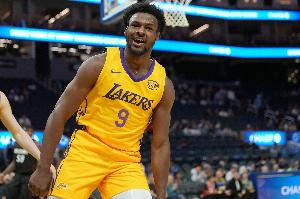 Skip：布朗尼打球沒有他爸那種饑餓感 顯然布朗尼無(wú)需靠打球養(yǎng)家