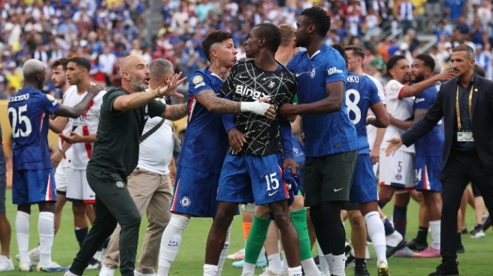 杰哥冷靜！世俱杯賽后沖突，杰克遜怒而上前想干架被恩佐等人勸住