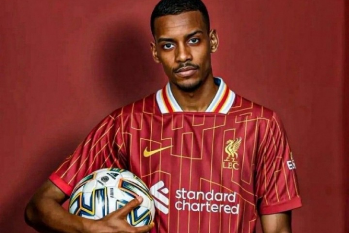 要價1.5億鎊??記者：利物浦希望以轉會費+交換球員簽下伊薩克