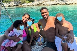 字母哥全家度假：我只想和我的此生最愛(ài)們 一起編織美好回憶??