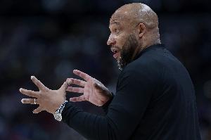 隊記：尼克斯尋找首席助教申請面試哈姆 雄鹿以平級調(diào)動為由拒絕