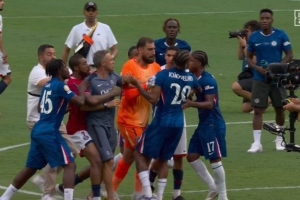 前皇馬球員：恩里克沒暴力行為，碰一下若昂-佩德羅就夸張倒地