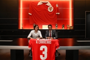 黑店本色！本菲卡24年1月買(mǎi)斷A費(fèi)僅花600萬(wàn)歐，現(xiàn)5000萬(wàn)賣(mài)給皇馬