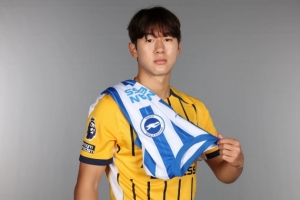 官方：布萊頓18歲韓國小將尹棹泳租借加盟SBV精英，租期1年