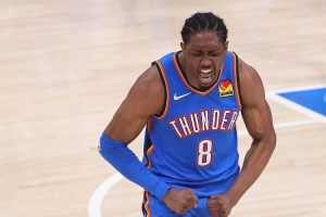 杰倫威談巨額續(xù)約合同???：有點(diǎn)不真實(shí) 可以讓父母退休了