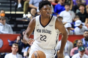 媒體人：奎因給小楊上強(qiáng)度但真不防守 米西防守不錯(cuò)但進(jìn)攻幾乎為0