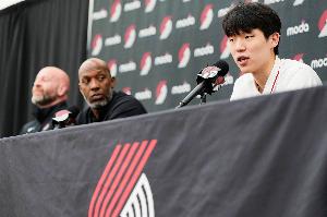 蘇群：比盧普斯夸楊瀚森打得很好 很多東西可以教但傳球教不了