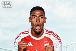 羅馬諾：阿森納與瓦倫西亞已經(jīng)交換莫斯克拉的轉(zhuǎn)會文件，今天體檢