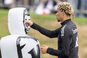 圖片報：紐卡希望1億歐簽下?；倏?新月表態(tài)不缺錢但球員不想去