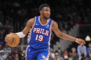 末節(jié)連續(xù)三分殺死比賽！賈斯汀-愛(ài)德華茲5記三分拿下17分8板2助