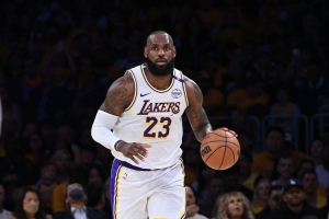 ??隊(duì)記：湖人對(duì)詹姆斯無休止的消極對(duì)抗式抨擊相當(dāng)厭煩