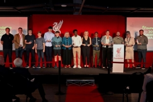 官方：利物浦基金會(huì)本周在安菲爾德舉辦了2025社區(qū)頒獎(jiǎng)禮