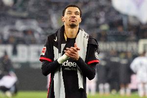 個(gè)人條款基本談妥，德天空：法蘭克福已獲悉?；倏嗽讣用死锲? >
                                        </div>
                                    </div>
                                                                        <div   id=