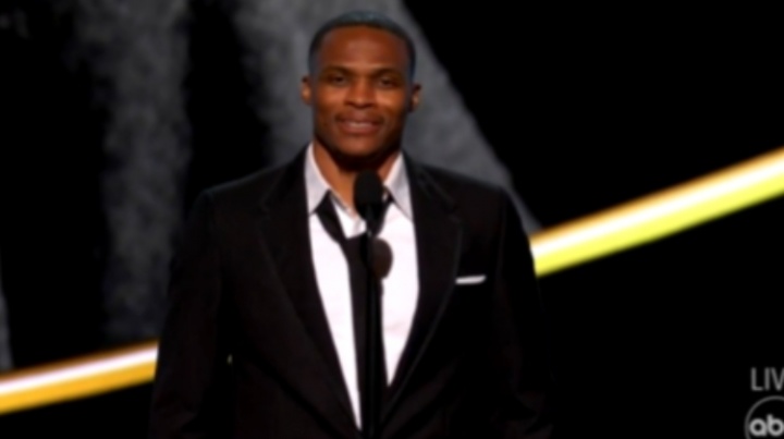 ??威少：我可能有偏見 但籃球比賽沒什么比拿三雙更酷！