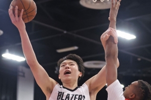 美記：楊瀚森有著和姚明一樣結實的下盤 但他要加強上半身的力量