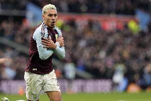 接著買？記者：切爾西想8000萬鎊簽22歲羅杰斯，但他是維拉非賣品