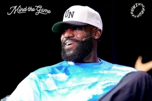 詹姆斯：球隊陣容的變革方向是找到文班這樣的球員 打造深度??