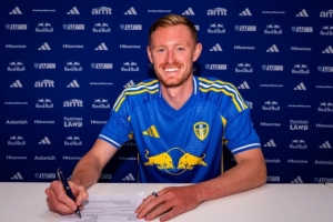 官方：利茲聯(lián)簽下紐卡中場朗斯塔夫，據(jù)悉轉(zhuǎn)會費(fèi)總價(jià)1500萬鎊