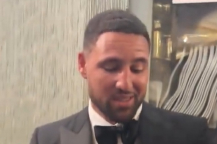 連吃帶拿??克萊炫耀女友贈送的30萬美元的手表！