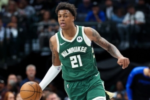 打得可以！泰勒-史密斯13中6&4記三分空砍21分5板