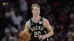 三分命中率42.7%！雄鹿GM：續(xù)約AJ-格林將是我們的頭等大事