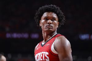 阿門：杜蘭特是史上最強得分手之一 他會讓我打得更輕松