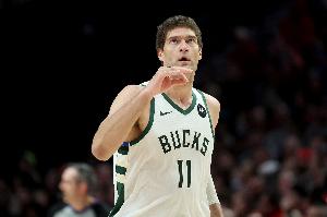 新加入球員的年齡問題？弗蘭克打趣：年齡不算什么 只是個數(shù)字