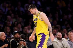 湖記：東契奇積極參與了招募工作 他幫助球隊贏得艾頓和斯瑪特