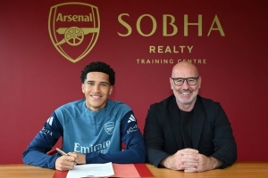 官方：阿森納與德比郡17歲小將德米安-奧古斯丁簽下職業(yè)合同