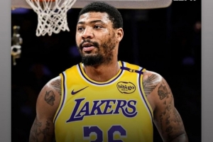 斯瑪特2年1100萬美元加盟湖人！前隊友拉拉維亞第一時間送上歡迎