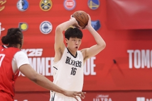 ??美媒曬楊瀚森進(jìn)階數(shù)據(jù)：進(jìn)攻正負(fù)值為負(fù)數(shù) 基礎(chǔ)正負(fù)值1.44