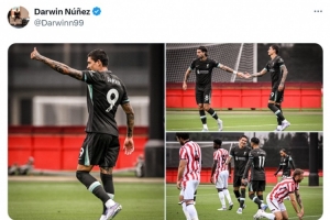 努涅斯社媒曬照慶祝球隊5-0戰(zhàn)勝斯托克城，本場比賽他上半場戴帽