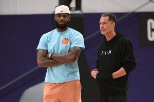 ??來投票啦！休賽期的幾番引援能讓湖人下賽季進(jìn)入爭(zhēng)冠行列嗎？