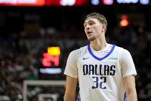 ??ESPN夏聯(lián)盤(pán)點(diǎn)：國(guó)王克利福德表現(xiàn)最佳 楊瀚森發(fā)揮最引人注目