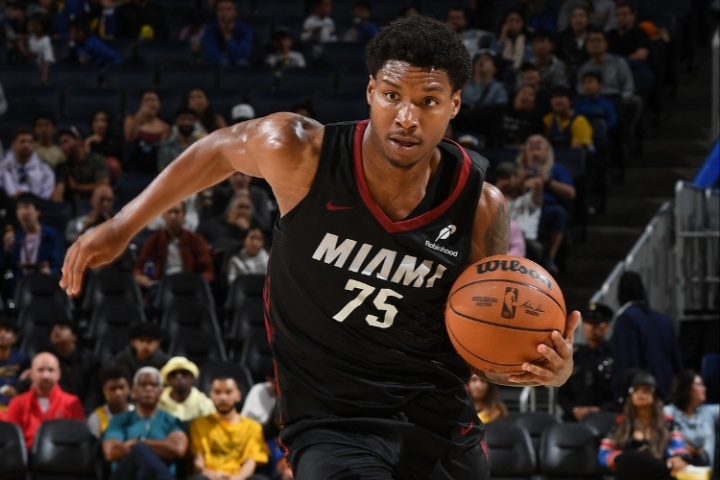 Haynes：熱火用雙向合同簽下自由球員前鋒邁倫-加德納