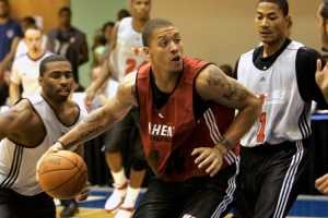 遇到過的最強防守者？比斯利調(diào)侃：斯波 他從不讓我上場??