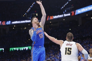 哈滕：做約基奇的替補是世界上最難的工作 你不可能比約基奇更好