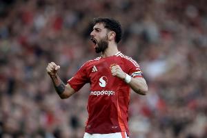 郵報：兩名攝像師已為曼聯(lián)工作25年，球隊隊長B費向他們表示祝賀