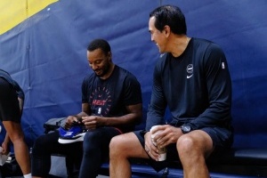 斯波：鮑威爾能為我們帶來(lái)競(jìng)爭(zhēng)精神和強(qiáng)硬氣質(zhì) 這是我們最欣賞的