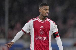 郵報(bào)：切爾西接近超3500萬(wàn)鎊簽下阿賈克斯19歲后衛(wèi)哈托