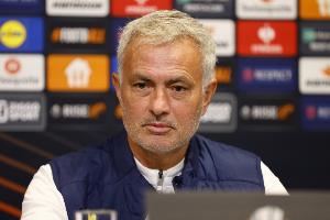 費內巴切主席：穆里尼奧是世上最無聊的人之一，除了足球啥也不談