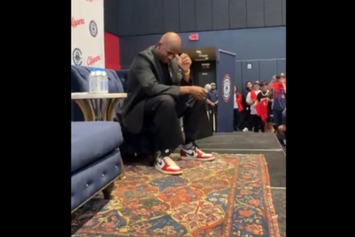 ??保羅動情落淚！現(xiàn)場球迷高喊“CP3”！保羅情至深處潸然淚下