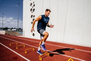 東契奇42″垂直彈跳？他并未參加聯(lián)合試訓(xùn) 但訓(xùn)練師表示比18年高