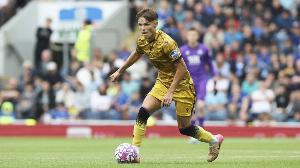 BBC記者：錯(cuò)失威爾-賴特后，阿森納相中布萊克本17歲前鋒泰洪