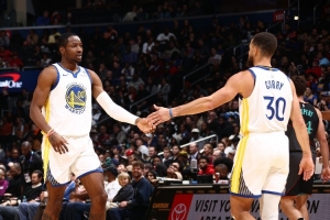 帕金斯：勇士應(yīng)盡快解決好庫(kù)明加的事 否則影響庫(kù)里新賽季的心態(tài)