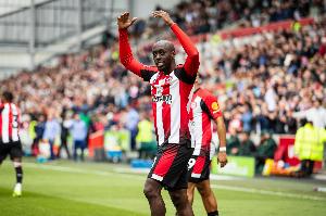 天空：維薩明確表示不隨布倫特福德訓(xùn)練，他希望紐卡能完成交易