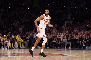 誰虧了？籃網(wǎng)自媒體對(duì)比小邁克爾-波特和大橋場(chǎng)均數(shù)據(jù)及合同情況