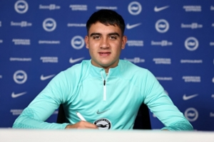 羅馬諾：多特就布納諾特的轉(zhuǎn)會(huì)正進(jìn)行談判，目前等待布萊頓的決定