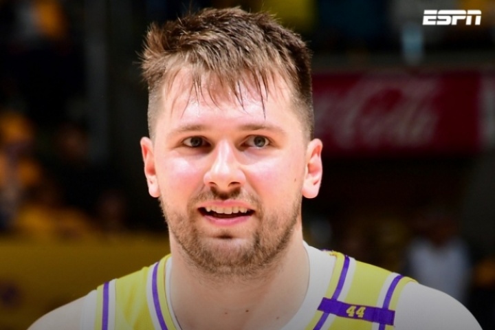 ??Shams：東契奇3年1.65億美元頂薪續(xù)約湖人 28年球員選項