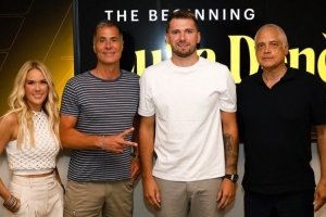 未來可期！湖人官方：球隊正式和盧卡-東契奇達成提前續(xù)約合同